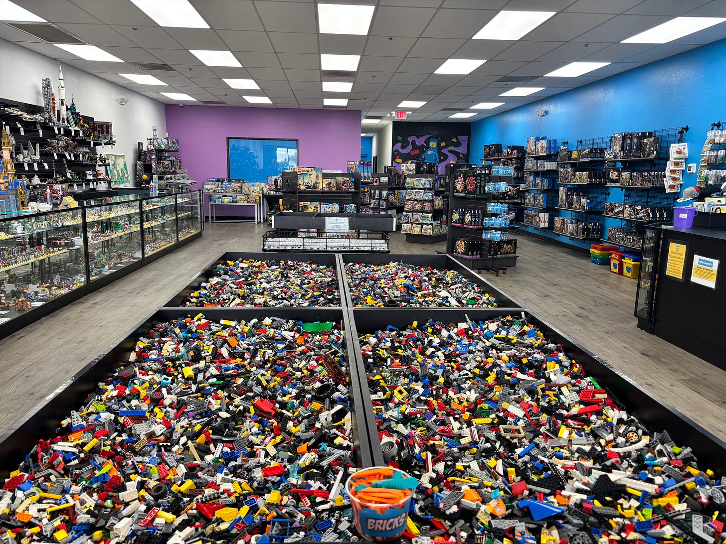 Bricks & Minifigs Chandler