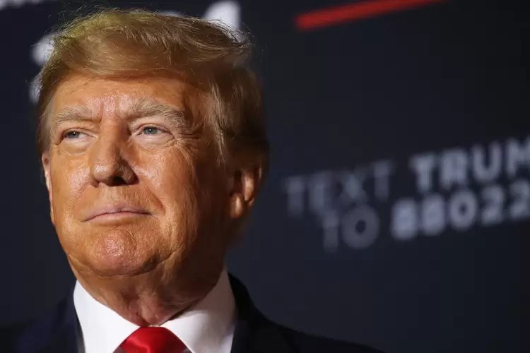 Donald Trump segue à frente nos EUA