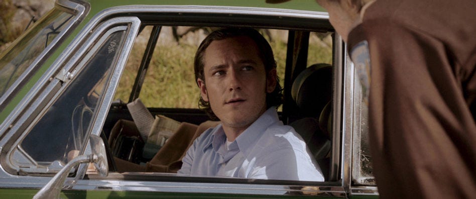 Lewis Pullman som Ben Mears