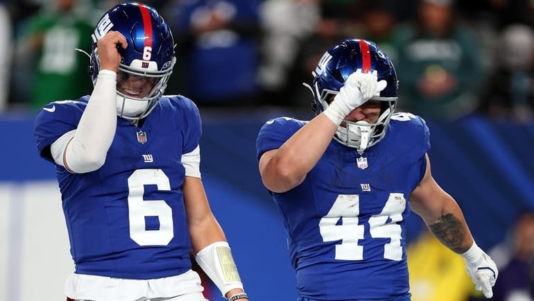 Jaxson Dart and Cam Skattebo lead Giants to upset win over Eagles - Newsday