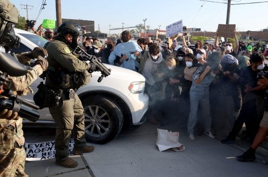 Broadview ICE facility a backdrop for politicians, fundraising