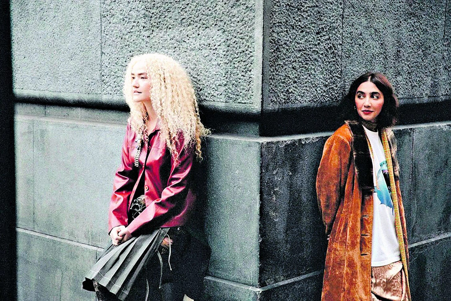 Anavitória lança novo álbum "Esquinas"