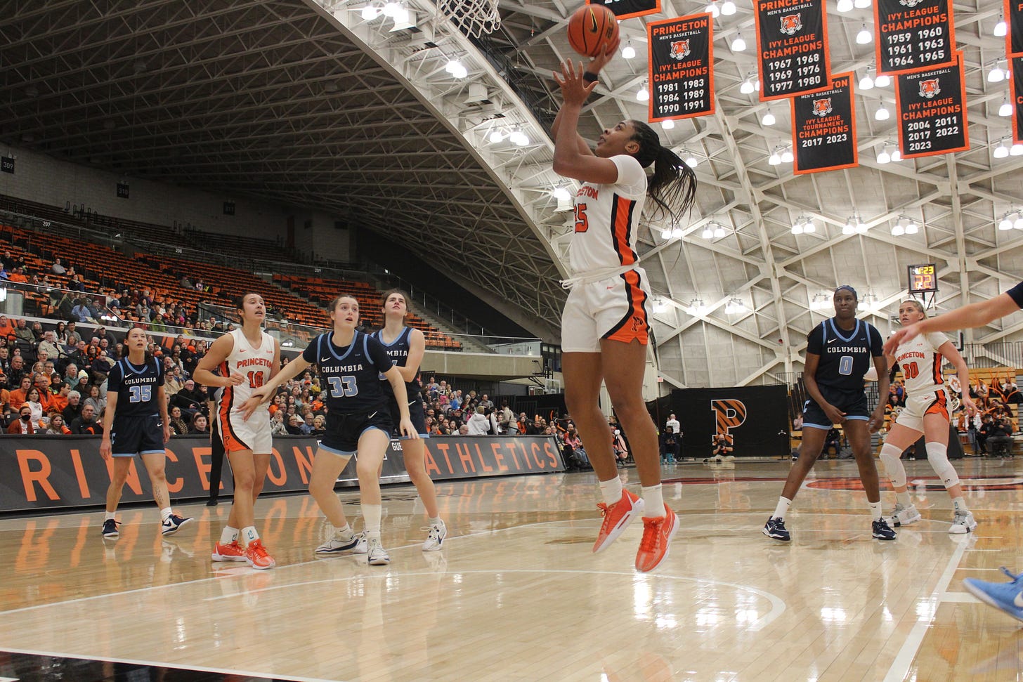 Princeton’s Chet Nweke makes a layup in Princeton’s 80-65 win over Columbia on Jan. 20, 2024. (Photo by Adam Zielonka) Princeton’s Chet Nweke makes a layup in Princeton’s 80-65 win over Columbia on Jan. 20, 2024. (Photo by Adam Zielonka)