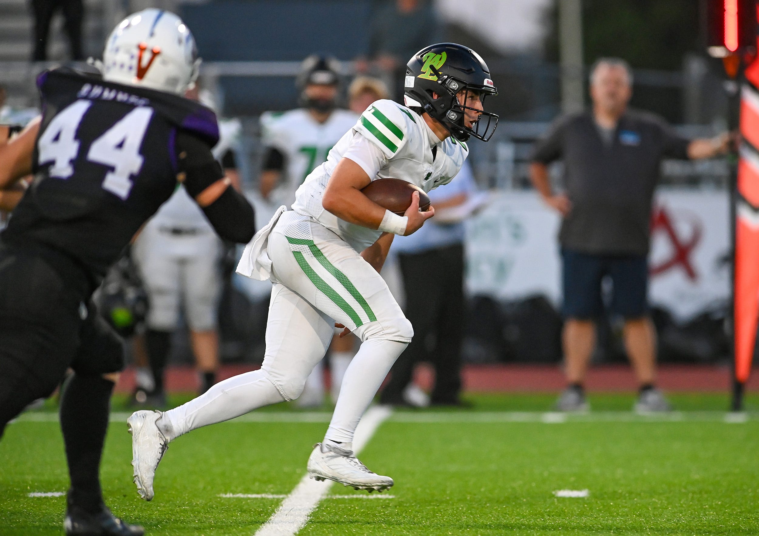 West Linn of Oregon visits Sumner - Vince Miller Photo