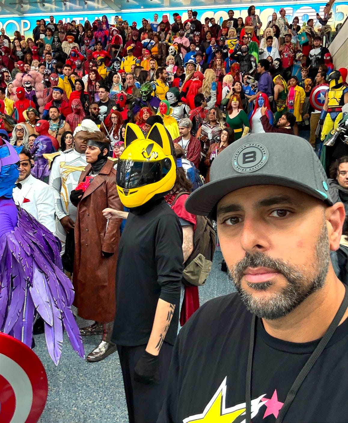 John Toma (That 80s Dude) at Los Angeles Comic Con 2025 Cosplay Photo Bomb | Nostalgia Nation