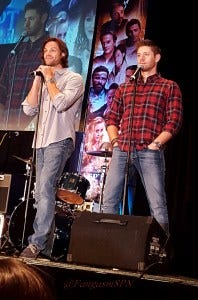 dallas_con_2015_phone_987_WM