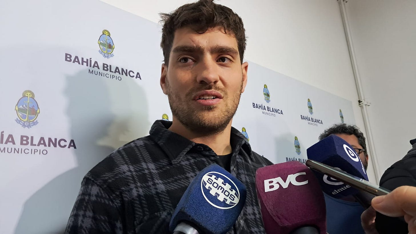 Los Pumas: El municipio reconoció a Álvarez Fourcade como deportista destacado de la ciudad