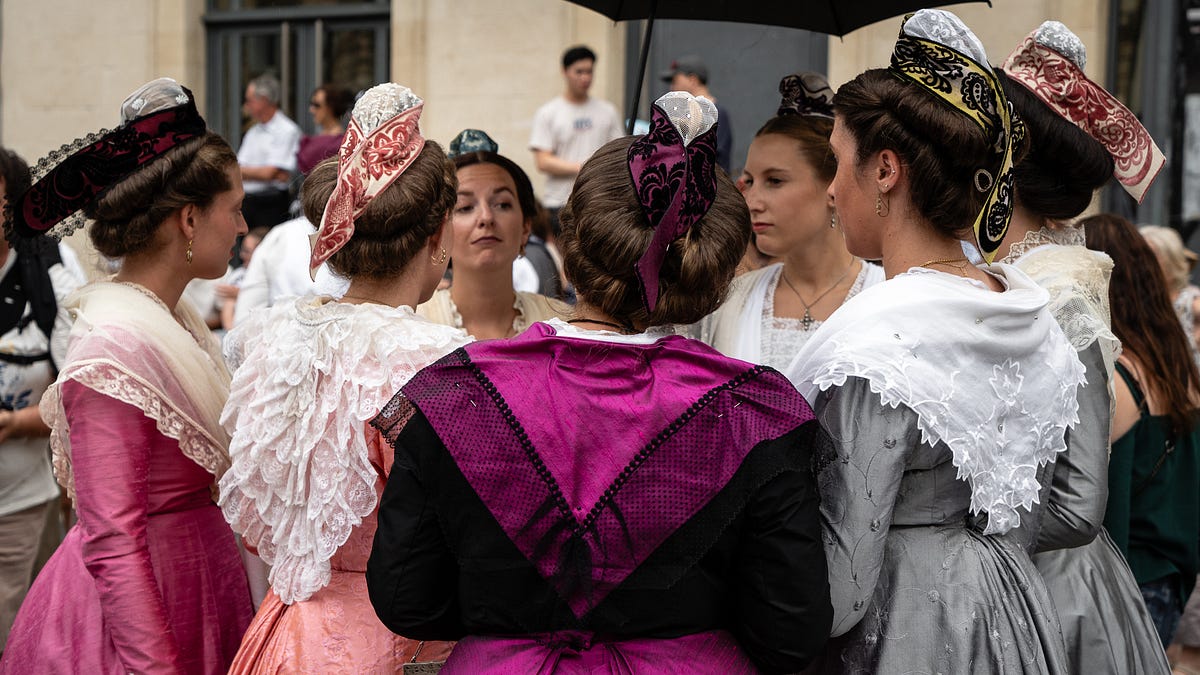 La Fte du Costume in Arles - by Joanna Maclennan La Fte du Costume in Arles - by Joanna Maclennan
