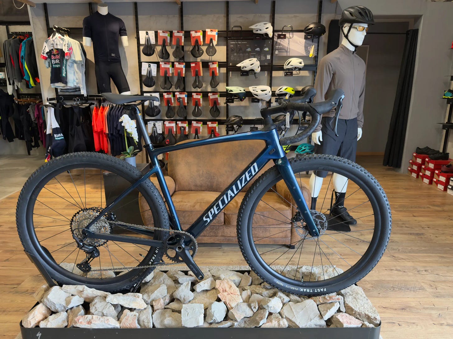 Diverge 4 avec pneus VTT chez Allbike Sète