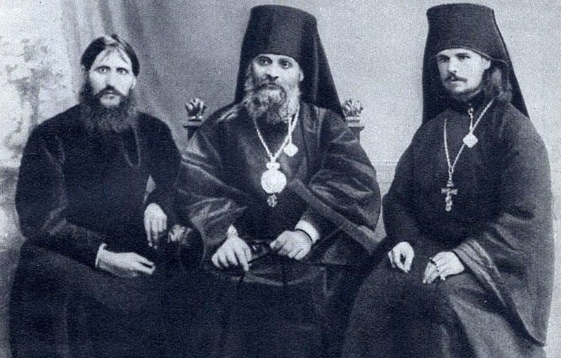 6. Chapter 1 Photo 4- 1911 Hermogen and Iliodor + signatures - detail