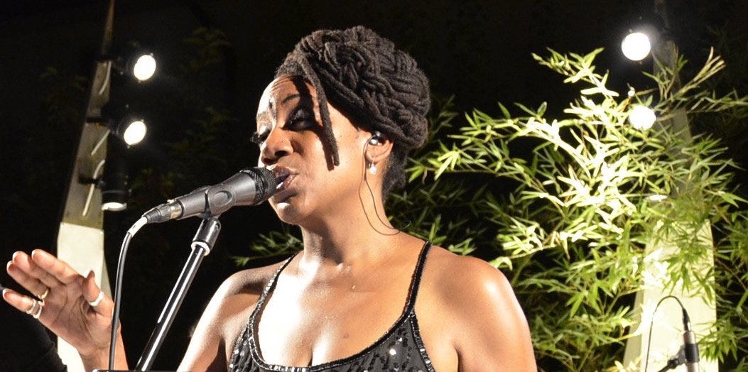 Biography | LisaMarieSimmons.com