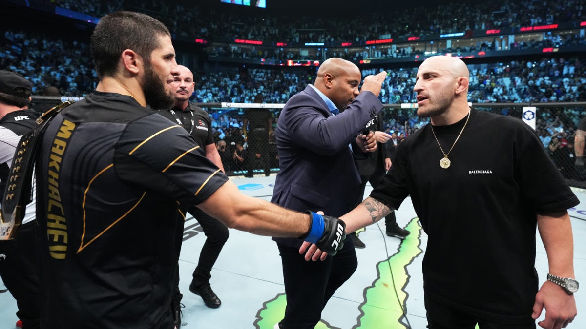 UFC 280: Alexander Volkanovski accepts Islam Makhachev's challenge for  lightweight title fight in Australia - CBSSports.com