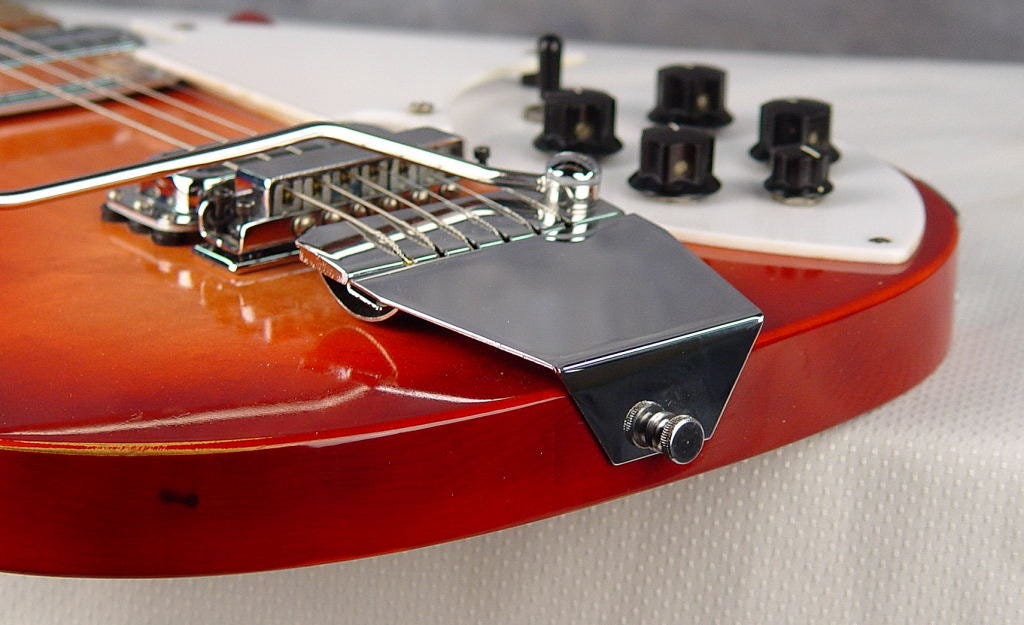 Rickenbacker アクセントビブラート リッケンバッカー Terminology: The Rickenbacker Accent Vibrato