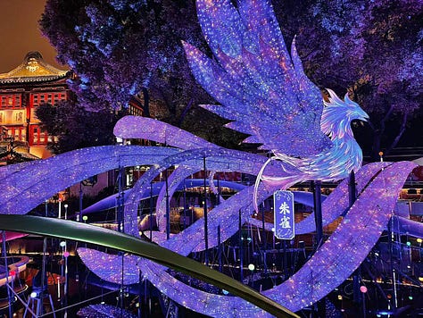 Como ficam as ruas em Shanghai, também decoradas para o  "Lantern Festival", que faz parte das festividades