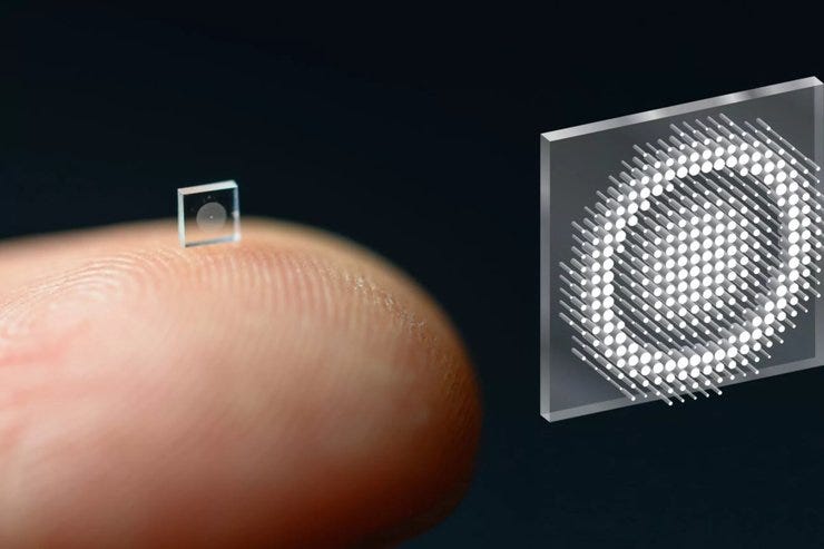 Kameranın merceğe denk gelen kısmının etrafına düşen toz zerrecikleri daha büyük görünüyor! Kameranın merceğe denk gelen kısmının etrafına düşen toz zerrecikleri daha büyük görünüyor!