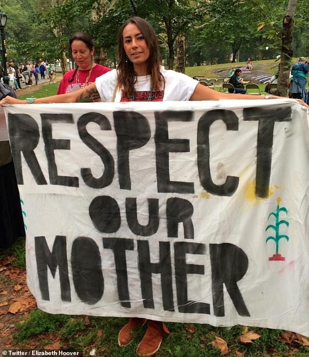 Professor at Cal-Berkley, Elizabeth Hoover, 'incorrectly' identified as an  Native American | Daily Mail Online