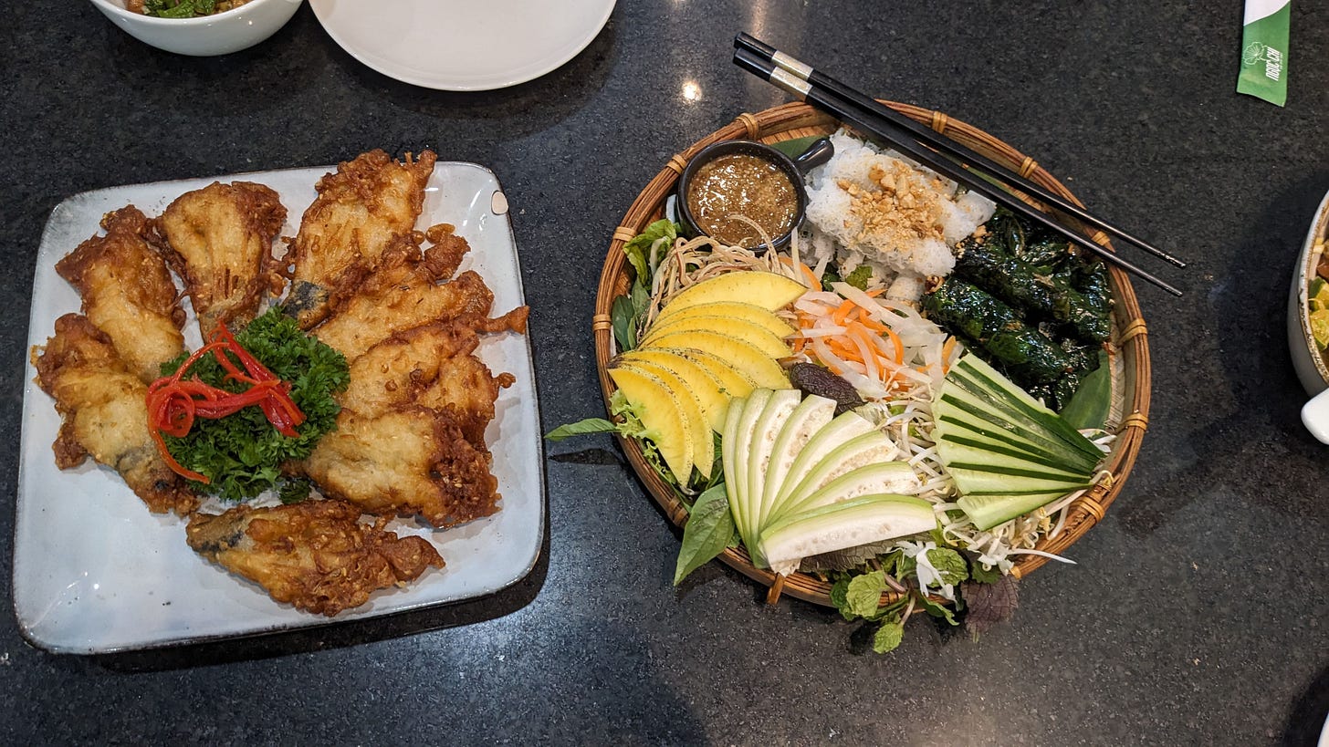 Met Lá Lốt Cuốn Nam Bánh Hỏi + Fried Mushrooms 