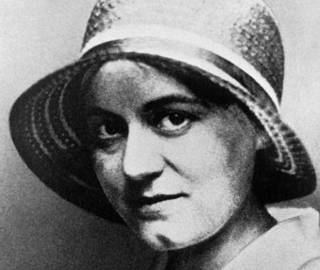 Edith Stein en 1920. Licencia de Wikimedia Commons: https://commons.wikimedia.org/wiki/File:Saint_Edith_Stein.jpg Edith Stein en 1920. Licencia de Wikimedia Commons: https://commons.wikimedia.org/wiki/File:Saint_Edith_Stein.jpg