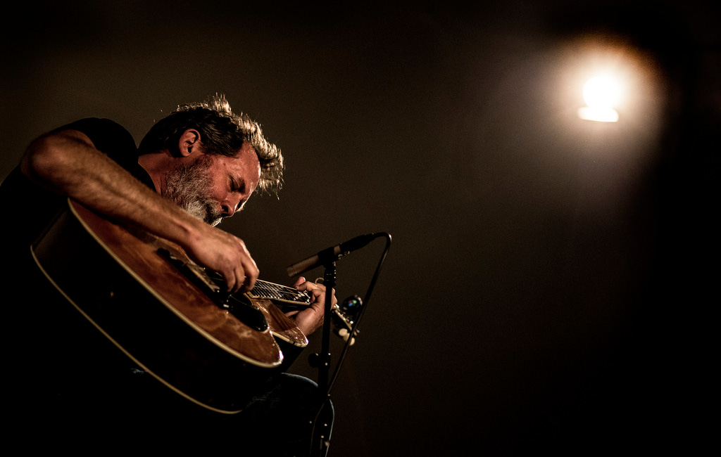 Neuguitars 2024 #3: the minimalist trance of Bill Orcutt's guitar counterpoint, “Music for four guitars”