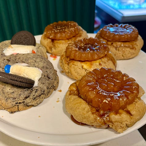 Pastries & cookies in Seoul, including yakgwa honey cookie