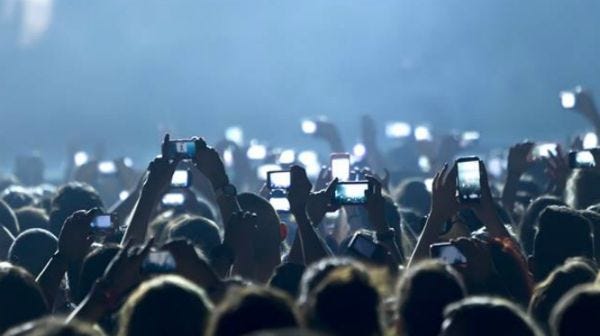 30% dos espectadores querem proibir celulares em shows, diz estudo | Blog  do Cifra Club