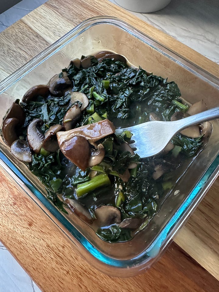 Receta de kale guisada con champiñones
