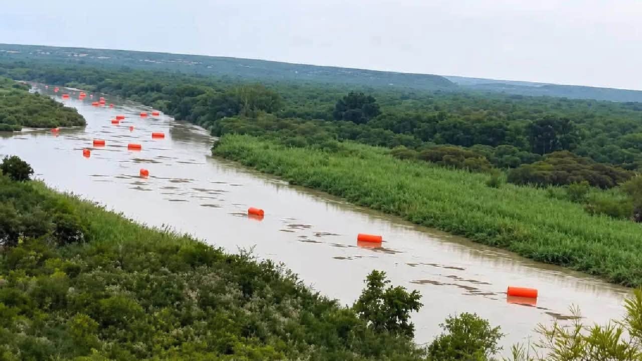 Bouys that broke free from a Department of Homeland Security Rio Grande Barrier System during flooding float downstream, forcing the temporary closures of International Bridges (photo via Expreso RGV via x.com) Bouys that broke free from a Department of Homeland Security Rio Grande Barrier System during flooding float downstream, forcing the temporary closures of International Bridges (photo via Expreso RGV via x.com)