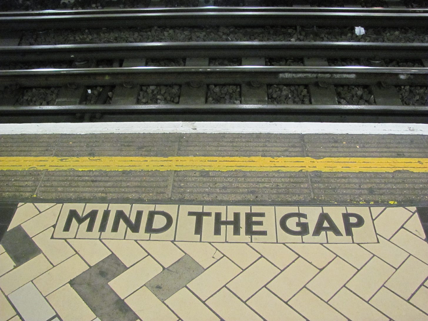 File:Mind the gap 2.JPG - Wikimedia Commons