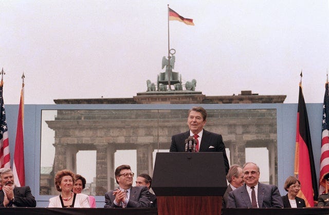 Remembering Reagan's "Tear Down This Wall" speech 25 years later - CBS News