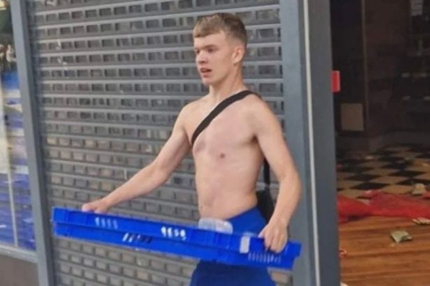 Shameless UK riot yobs mocked for 'taking country back one gingerbread man  at a time' - Daily Star