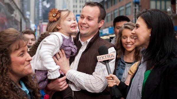 josh duggar touching young girl extras 2015 josh duggar touching young girl extras 2015