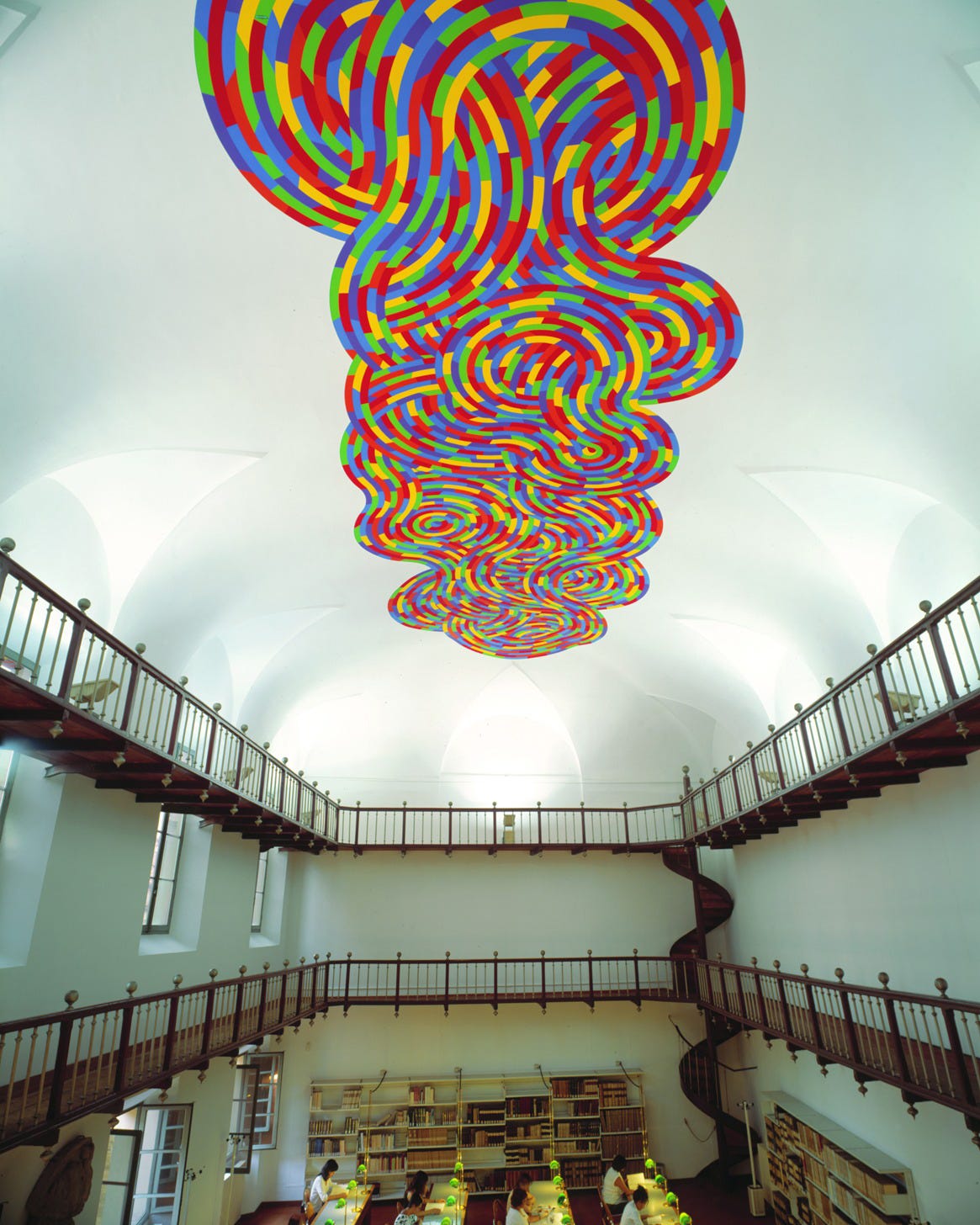 Sol LeWitt, Whirls and Twirls 1, Biblioteca Panizzi, Reggio Emilia, 2004 [© The Estate of Sol LeWitt. Photo: Claudio Cigarini, Biblioteca Panizzi]