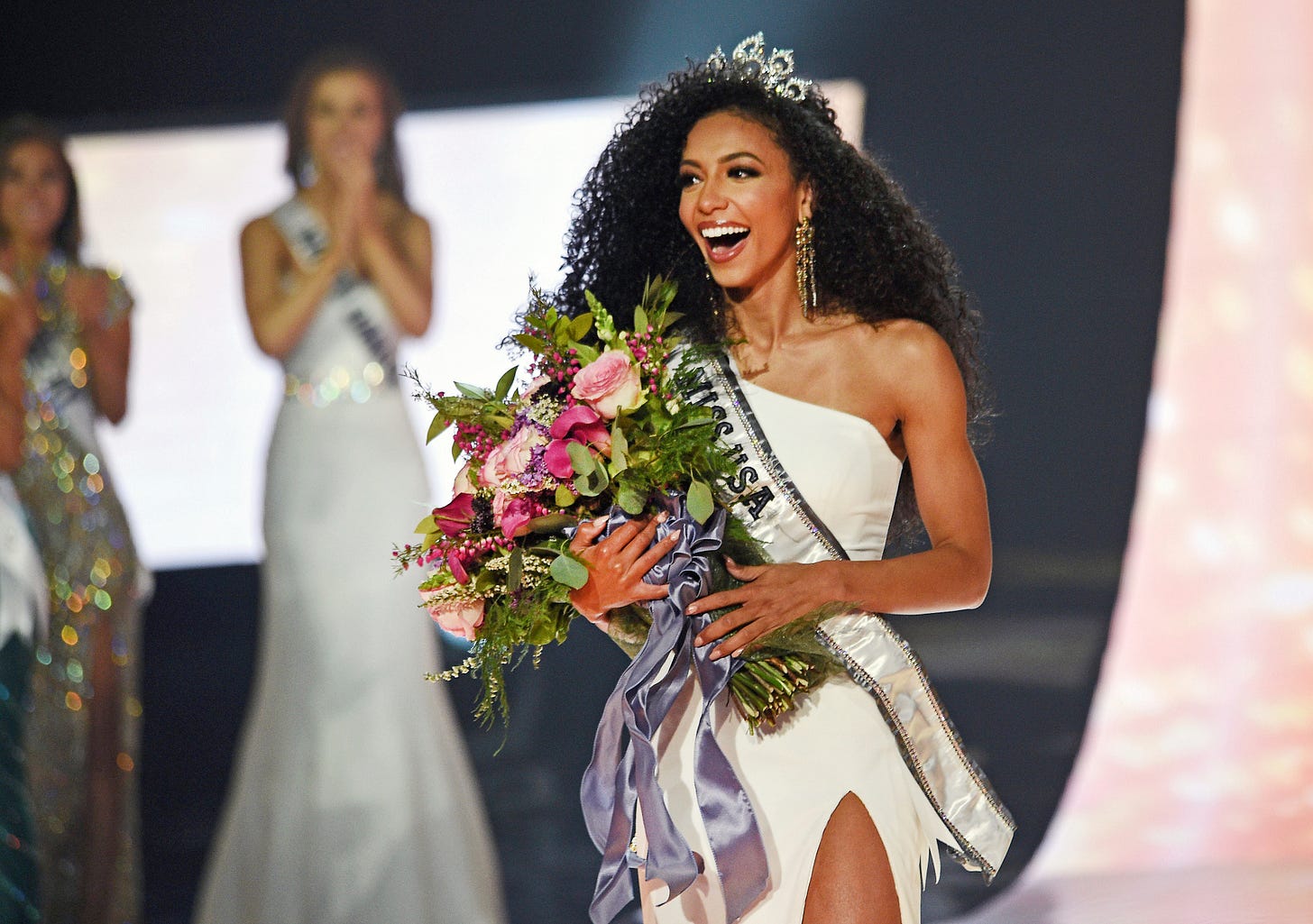 Cheslie Kryst winning Miss USA 2019