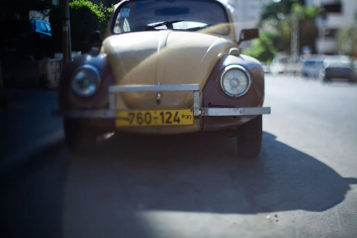 Freelensing for better perception (experimental photography).