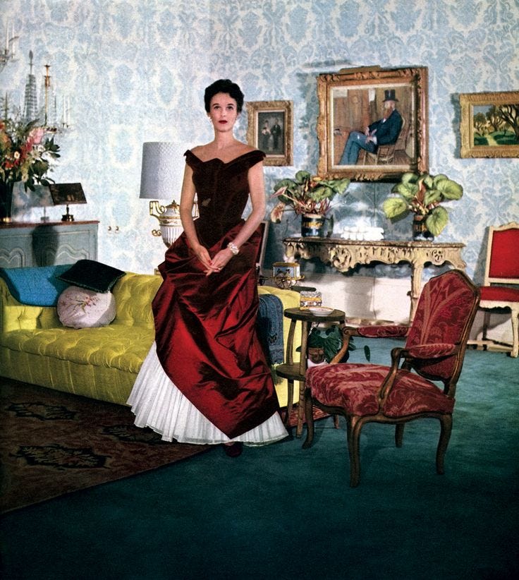 Babe looking fabulous in the her sitting room within her New York City apartment