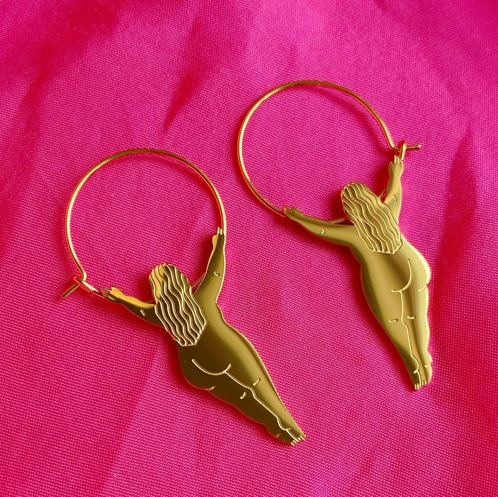 Nora Hug Earrings