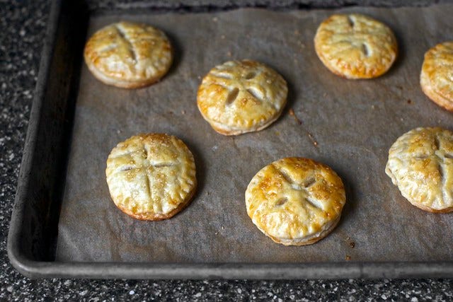 token apple pies