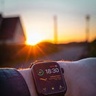 Apple Watch Series 11 vs. SE 3: The Definitive Holiday Buying Guide