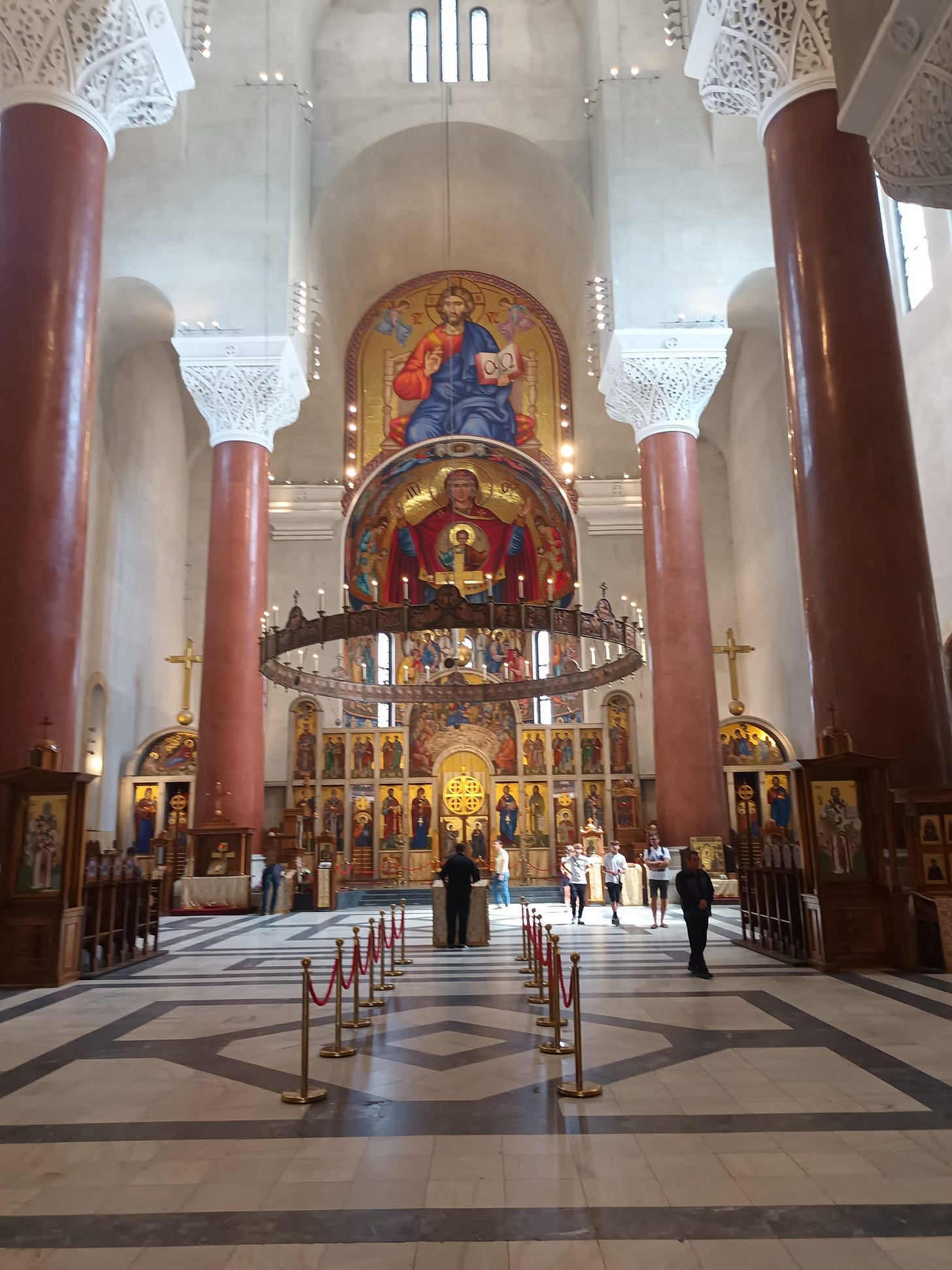 May be an image of ‎6 people, the Basilica of the National Shrine of the Immaculate Conception and ‎text that says "‎7ס 電門‎"‎‎