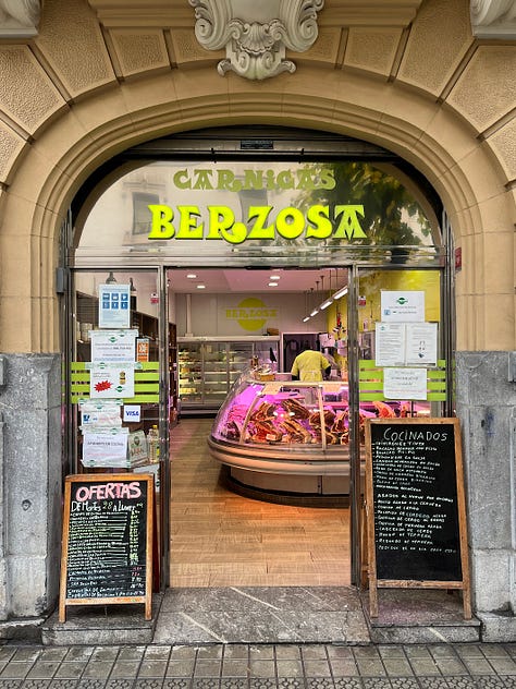 A variety of Basque typefaces with applications in public places: business signage, engraved in sculptures, on commercial products, street signs, plaques.