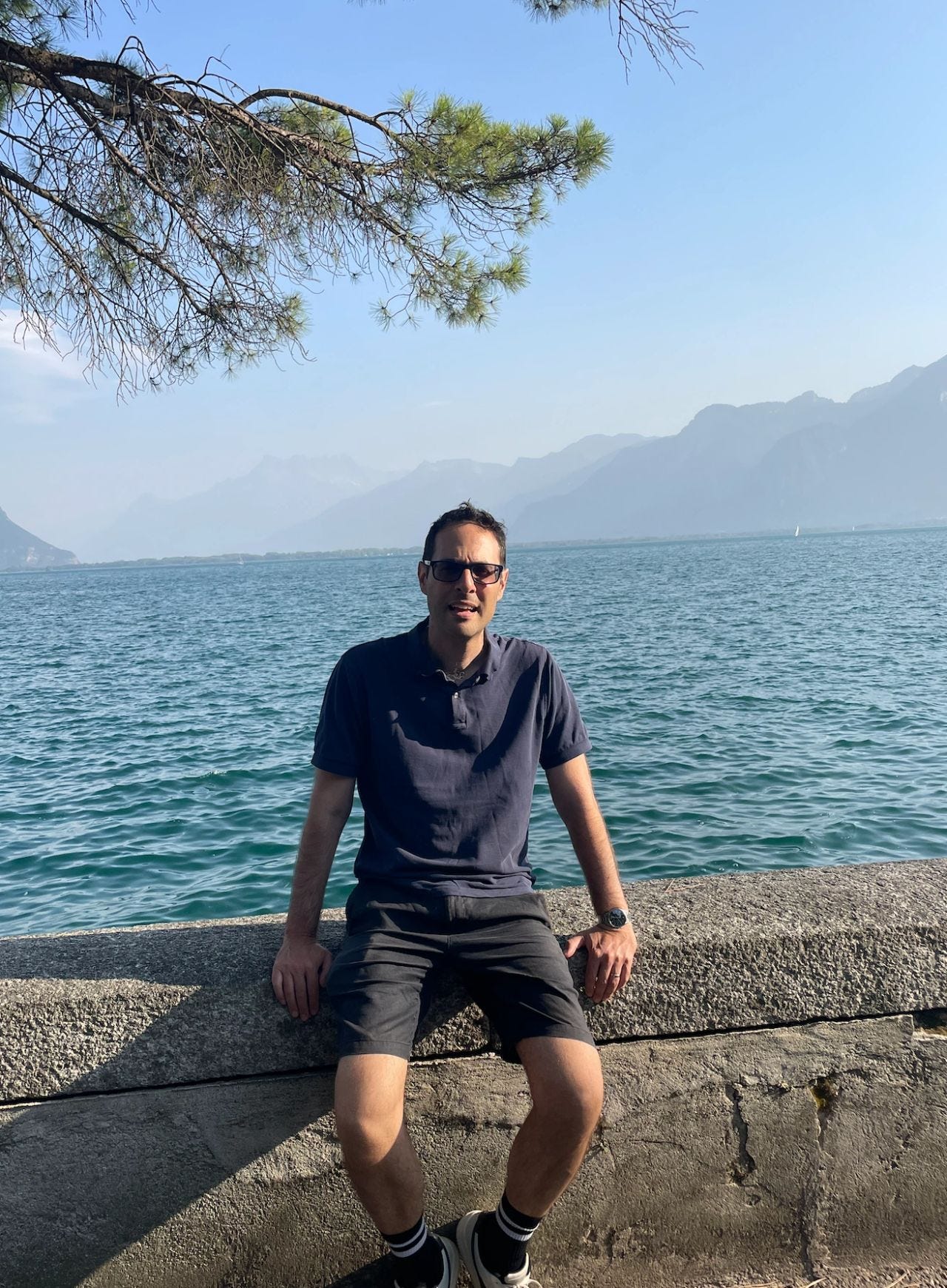 Sitting beside Lac Léman in Montreux, Switzerland — the setting for my latest comics travelogue.