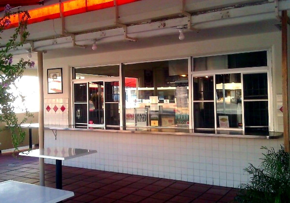 The Habit Burger Grill in Goleta, California. Image: Amin Eshaiker via Wikimedia Commons