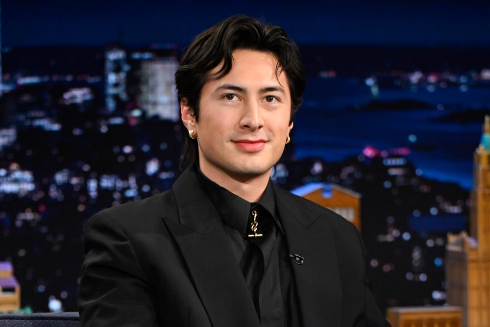 HEATED RIVALRY Star Hudson Williams in Balmain on THE TONIGHT SHOW STARRING JIMMY FALLON - Tom + Lorenzo HEATED RIVALRY Star Hudson Williams in Balmain on THE TONIGHT SHOW STARRING JIMMY FALLON - Tom + Lorenzo