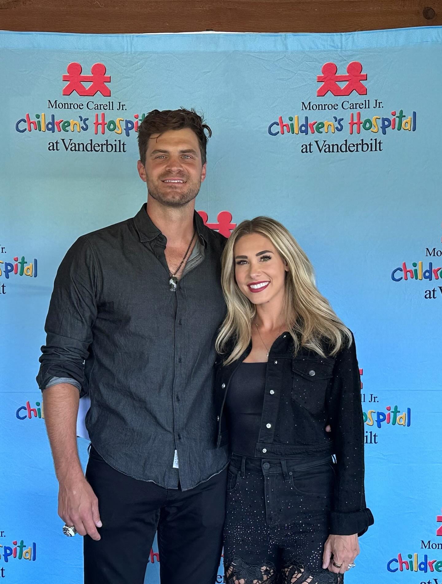 May be an image of 2 people, blonde hair, people smiling and text that says '状 Monroe Carell MonroeCarellJr. childrensHospi Jr. children's Hospi at Vanderbilt 大 Monroe Carell MonroeCarel1Jr. Jr. children'sHospita children's Hospital at atVanderbilt pital C 必用大面料 Mo childr at chi 1Jr. Jr. spital ilt pital Mon childr'