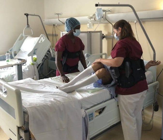 Réduire les TMS : comment les exosquelettes transforment le quotidien des soignants Réduire les TMS : comment les exosquelettes transforment le quotidien des soignants