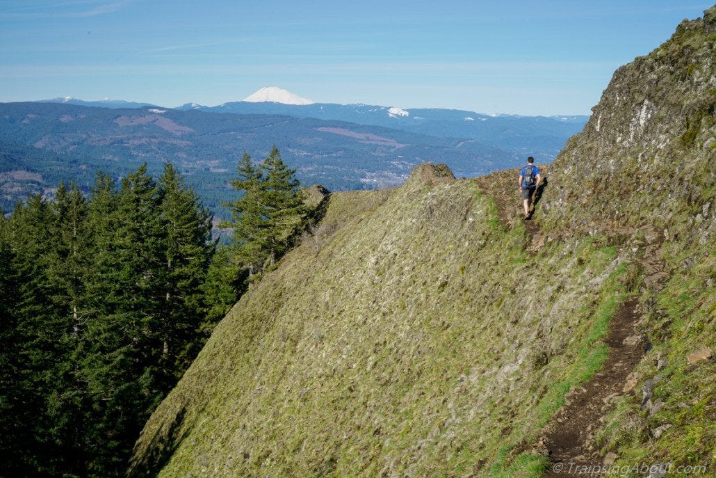 Tenuous ground on the way to Munra Point.