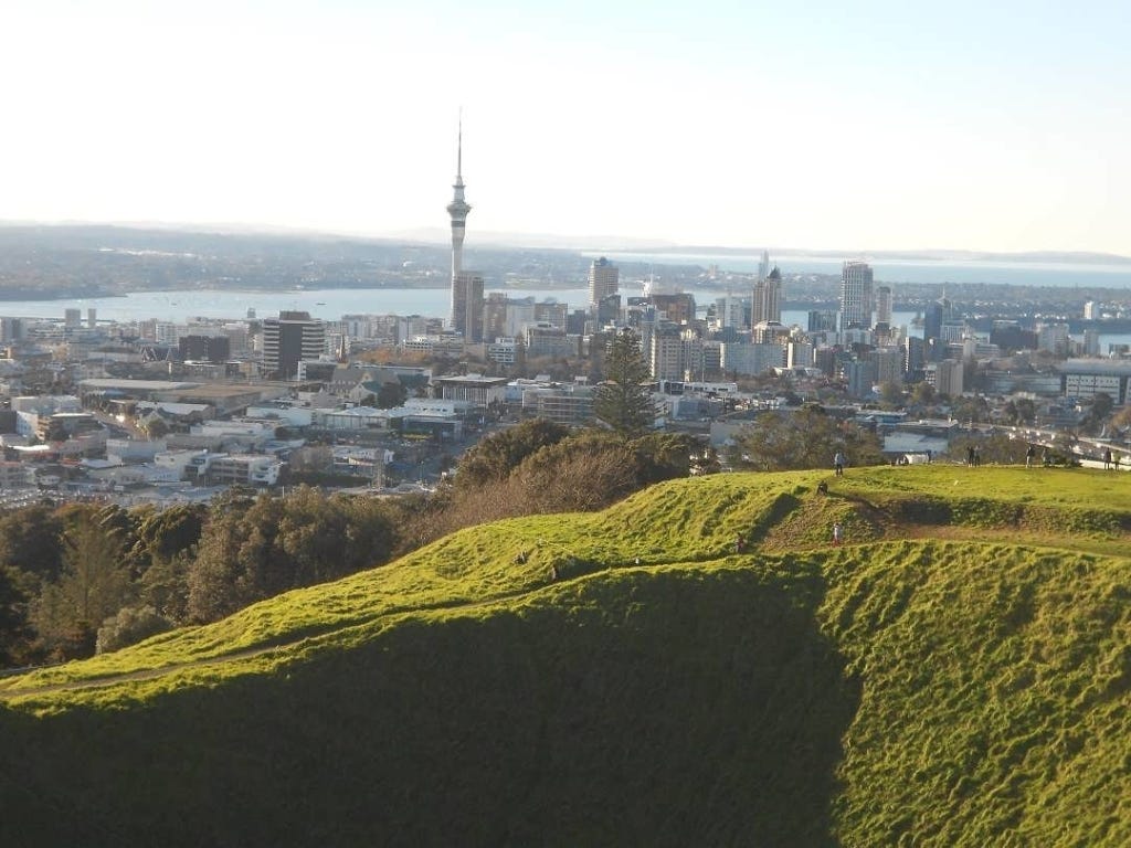 backpacking auckland