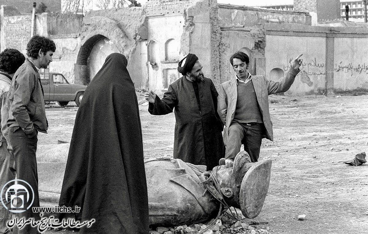 تصویری سیاه‌وسفید از فاتحان انقلاب 57