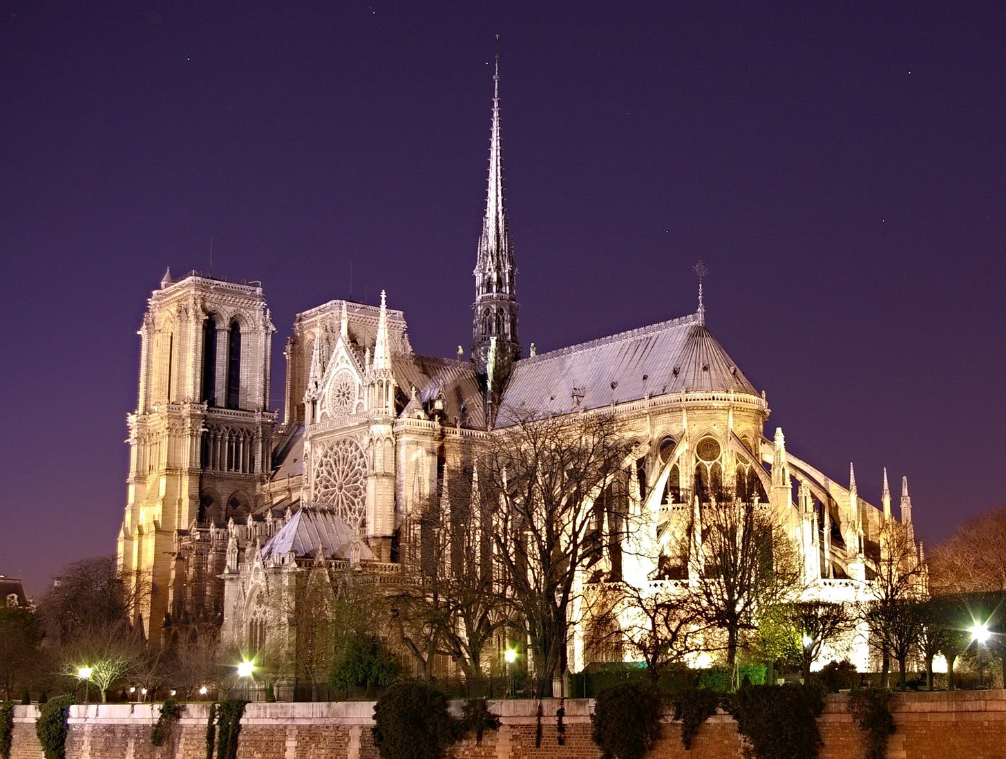 File:Notre Dame de Paris by night time.jpg