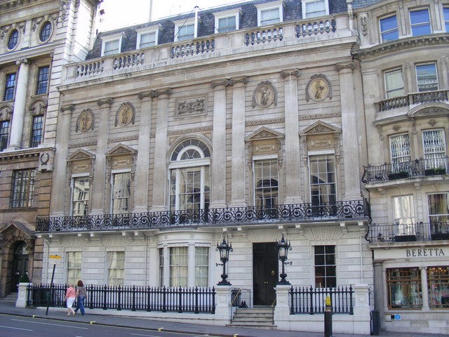 White&#39;s - Wikipedia